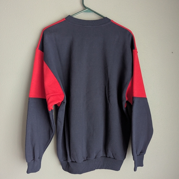 Cityscape color block Canada sweatshirt size large 23x32x27 - Picture 3 of 3